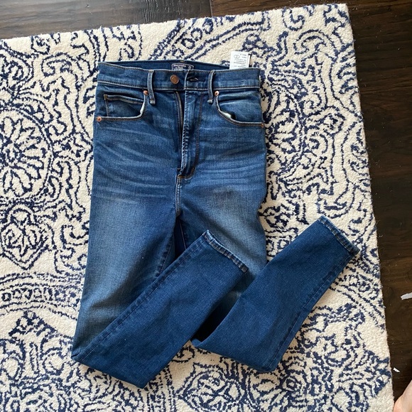 Abercrombie Denim High Rise Jeans - Picture 3 of 5